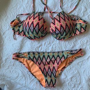 Victoria's Secret Ikat Bombshell Set - Push Up Bikini Top 34C & M Bottoms